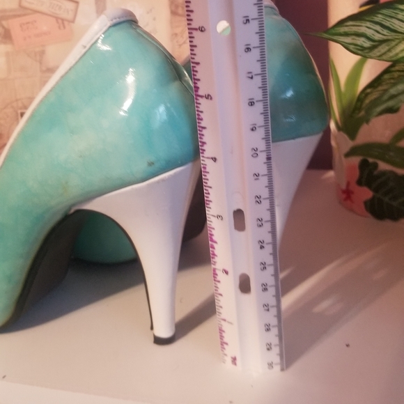 Vintage Mint heels - Picture 3 of 3